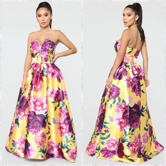 Soieblu Dresses & Skirts - Soieblu Floral Prettier Than The Bouquet Strapless Sleeveless Maxi Dress
